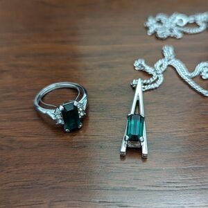 Vintage 1975 Avon Faux Emerald Set